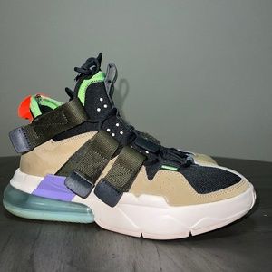 Nike Air Edge 270